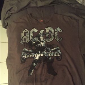 AC/DC “Shoot to Thrill” t-shirt in size XXL